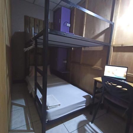 Manila Nomads Hostel Manilla Buitenkant foto