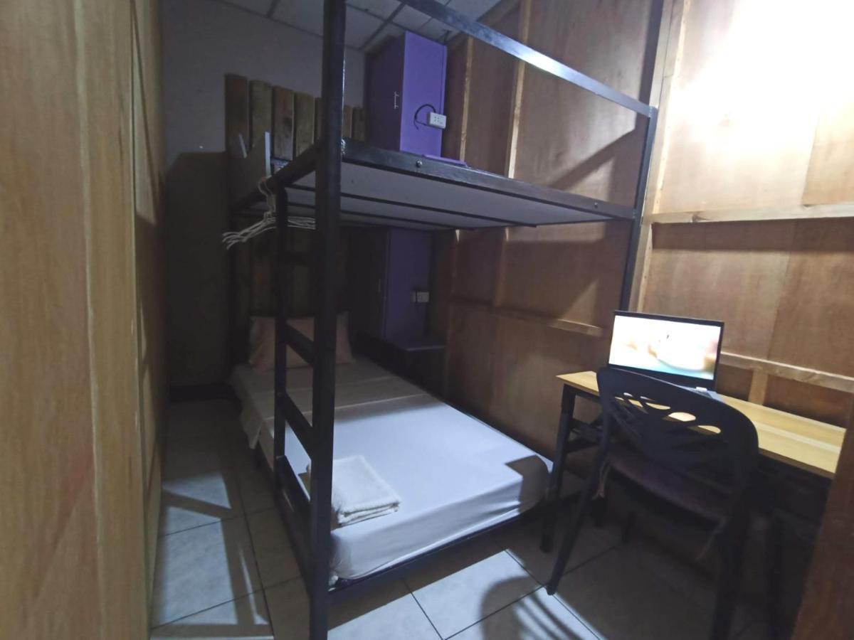 Manila Nomads Hostel Manilla Buitenkant foto